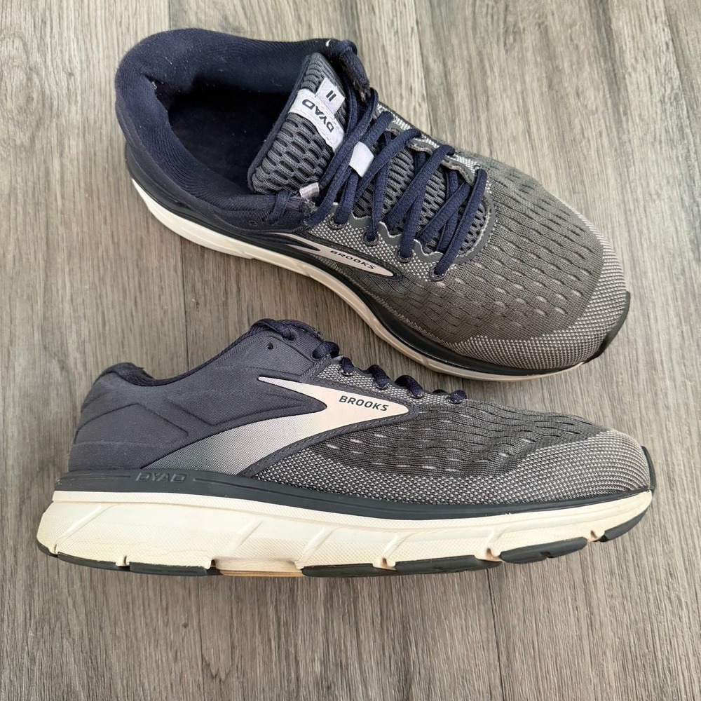 Brooks Dyad 11 Road Running Shoes Size 8.5 2E Extra Wide Navy Gym Sneaker